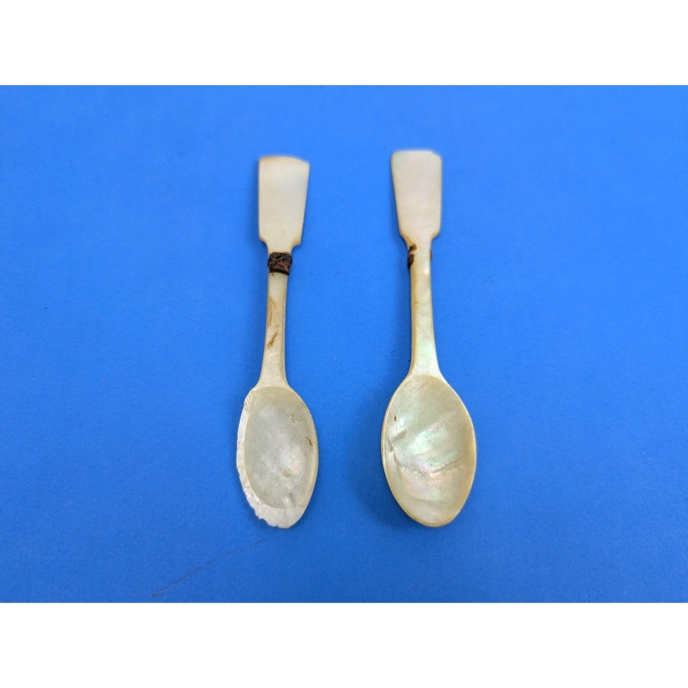 Vintage Mother of Pearl Caviar Seafood Spoon Set of 2 Italy